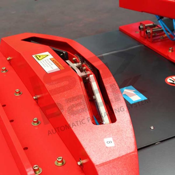 Pliers for stretch film cutting