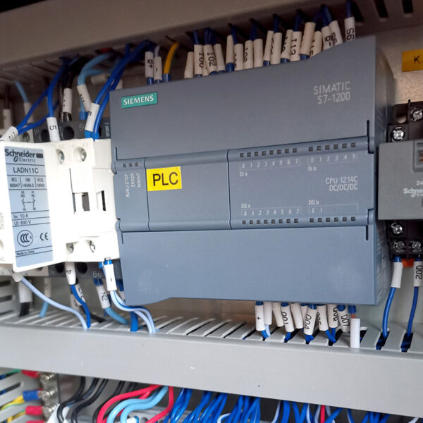 Reggiatrice automatica da linea gestita da PLC Siemens