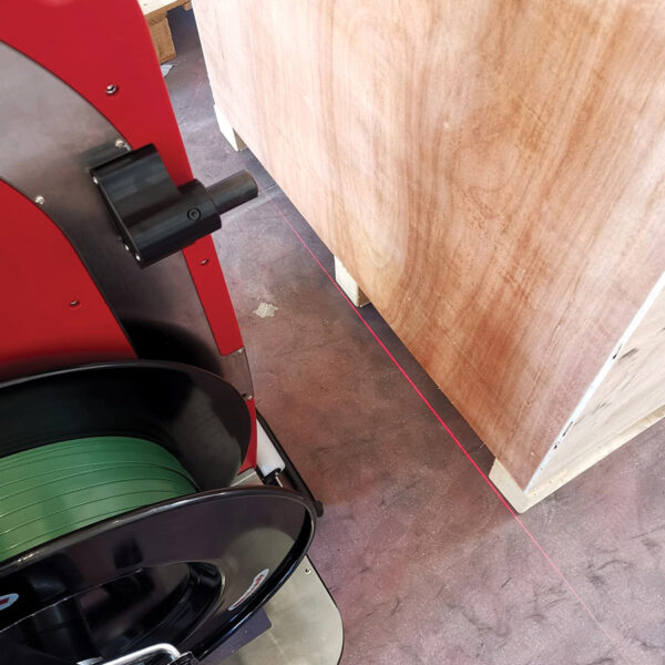 Dispositivo laser di avvicinamento al pallet